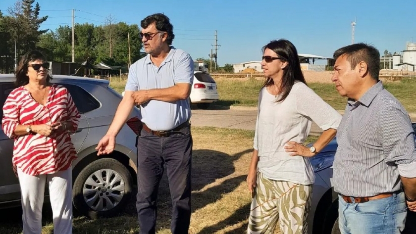 IImpulso de la provincia a la construcción de la granja avícola educativa