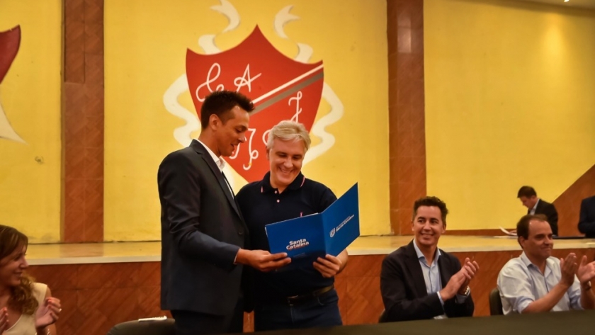 En Holmberg, Llaryora anunció la construcción de una sala para niños de 3 años