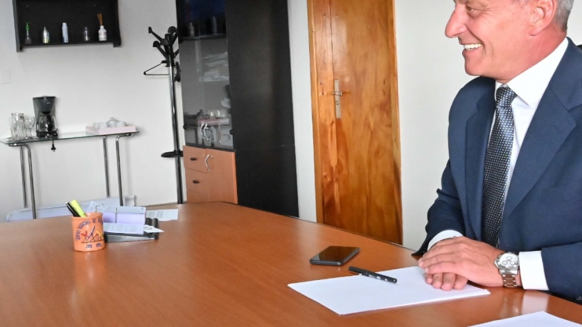 Arcioni recibió al nuevo jefe de Prefectura de Rawson para diagramar un esquema de trabajo mancomunado