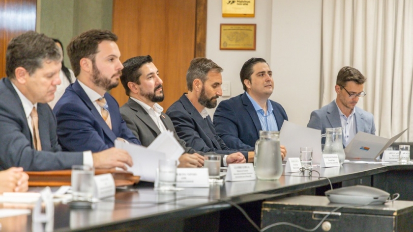 El Gobernador se reunió con el Banco Asiático de Inversión de Infraestructuras