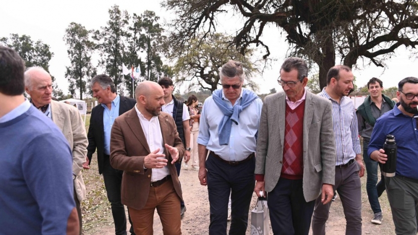 Provincia presentó su batería de créditos en la Expo Rural de Vera