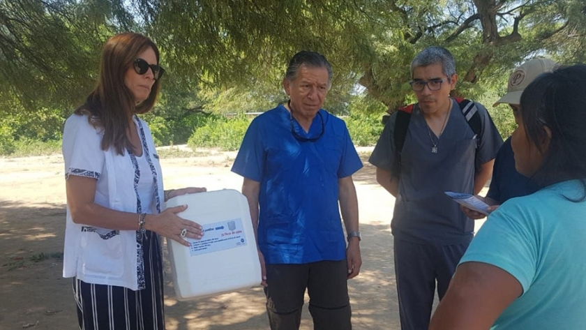 Se inicia el recambio de bidones en las comunidades indígenas del norte para el acopio de agua segura