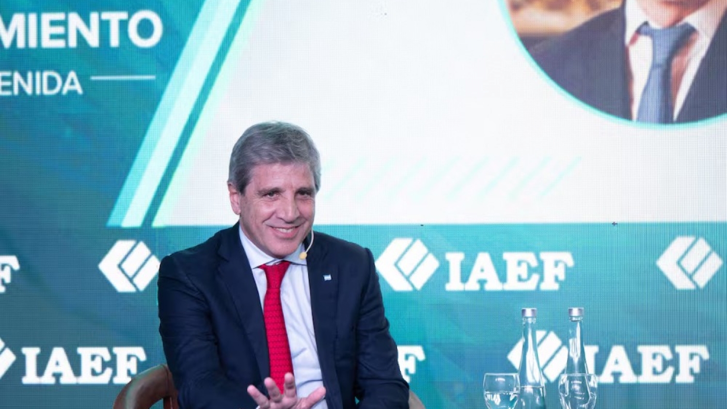 Caputo habló de 2027 y destacó la fortaleza de la economía