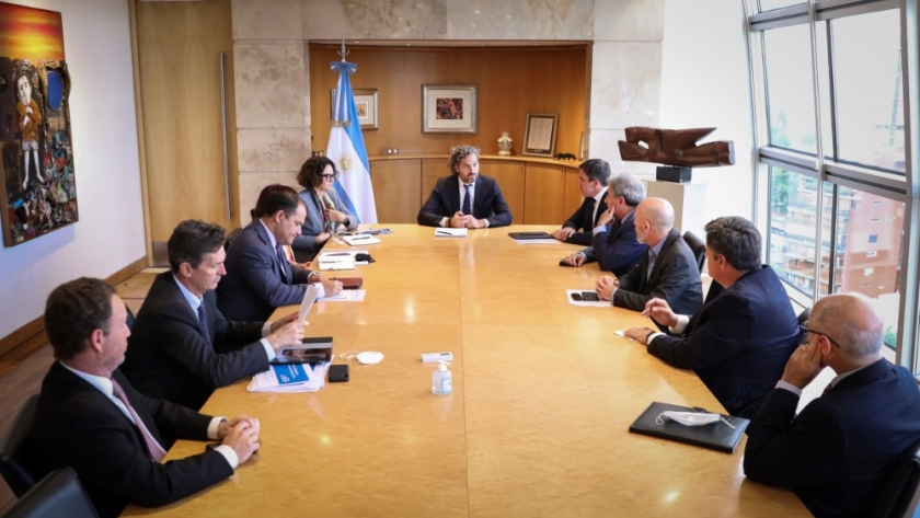 El canciller Cafiero junto a ADEFA remarcaron el incremento del 10,6% de las exportaciones respecto de 2019