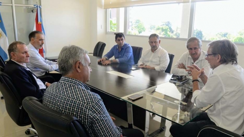 Buscan consolidar la política portuaria en la provincia