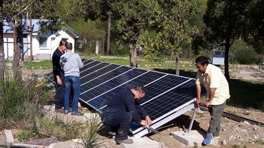 El centro de formación profesional nº 657 de Lago Puelo construye una instalación fotovoltaica