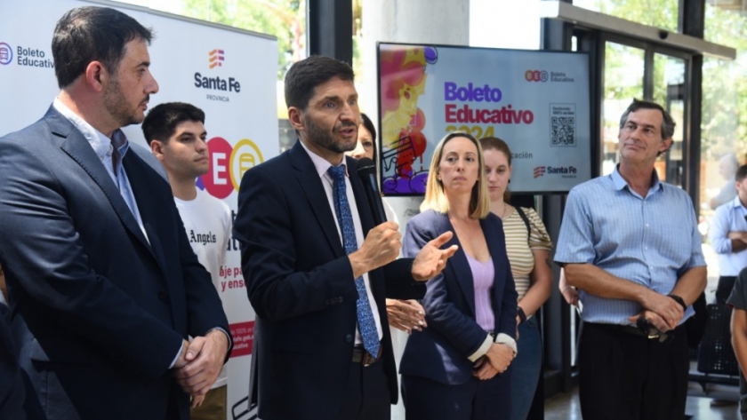 Maximiliano Pullaro presentó el Boleto Educativo 2024