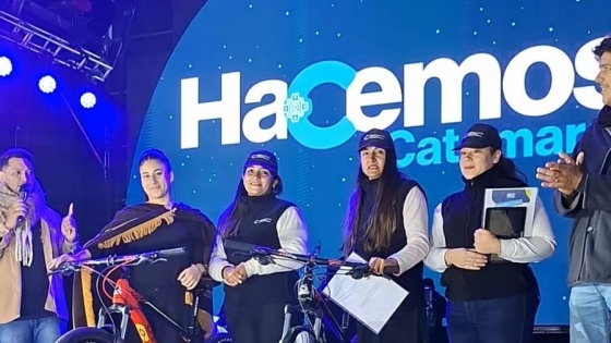 Con la app Mi Catamarca, dos jóvenes ganaron bicicletas en la Fiesta del Poncho