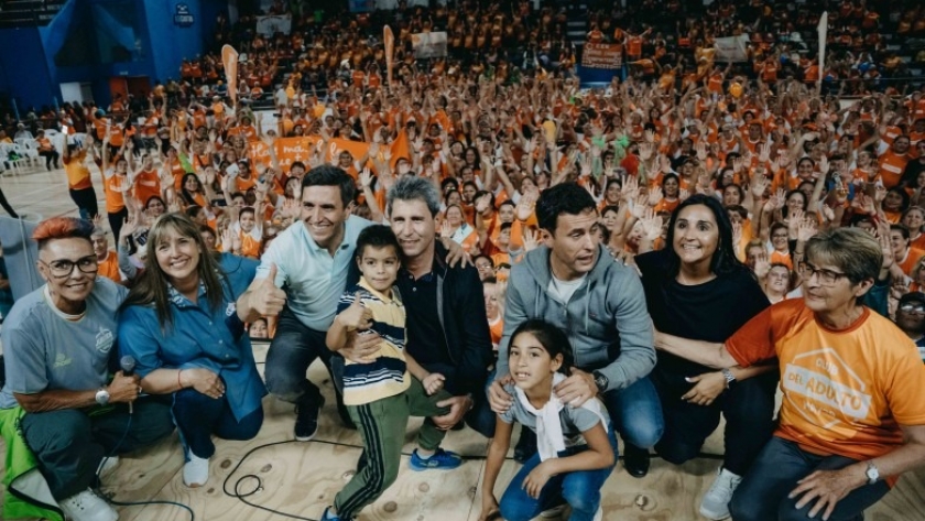 El gobernador Uñac puso en marcha el Programa Adultos Mayores Comunidad en Movimiento