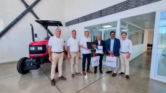 La fabricante india que lidera el crecimiento global de tractores refuerza su apuesta industrial en Santa Fe