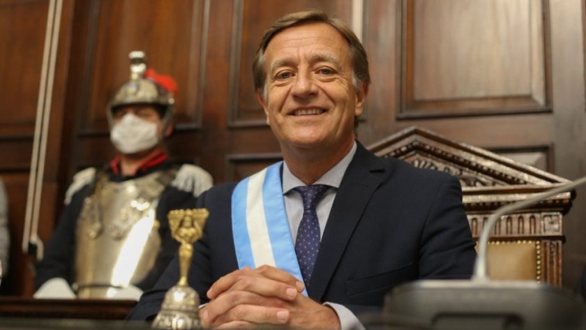 Suarez anunció nuevos vuelos a Santiago y San Pablo