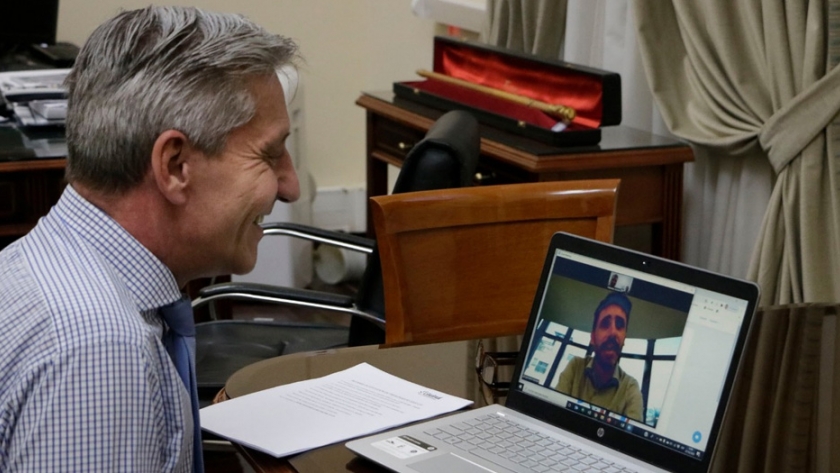 Arcioni participó de una videoconferencia con el nuevo secretario general del consejo federal de inversiones