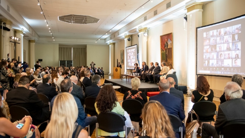 “Es imprescindible agregar valor a la producción nacional a partir del aporte de la ciencia, la tecnología y la innovación para ayudar a cambiar la matriz exportadora”
