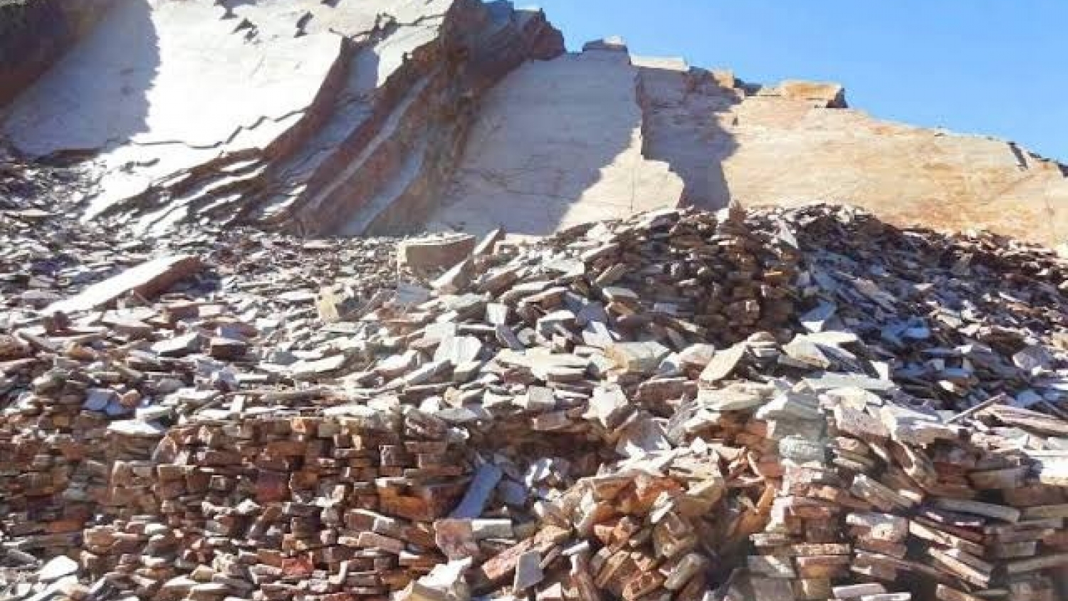 Minería en Concarán: producción de lajas y agro en el Valle del Conlara
