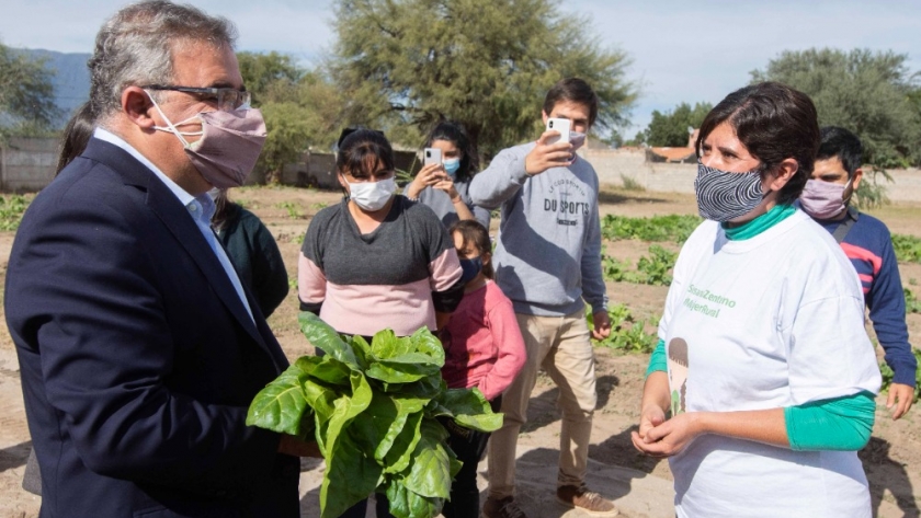 Raúl recorrió el circuito productivo de Valle Viejo