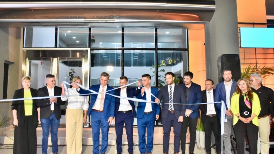 El gobernador Zdero inauguró el nuevo edificio de oficinas de lotería chaqueña