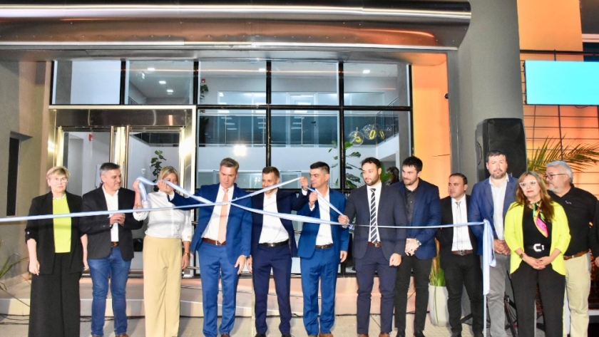 El gobernador Zdero inauguró el nuevo edificio de oficinas de lotería chaqueña