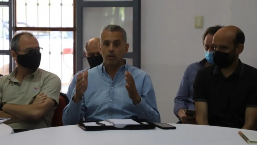 Roca: importante reunión del Complejo Frutícola provincial para delinear ejes de trabajo