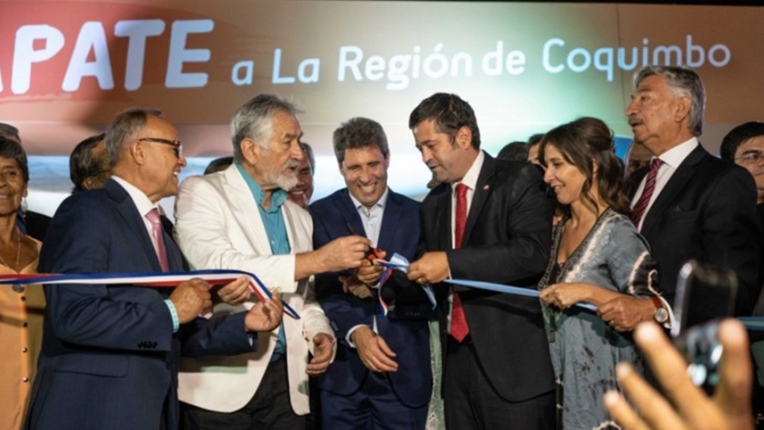 Uñac visitó el stand de Coquimbo y ratificó que "la integración debe ser una realidad"