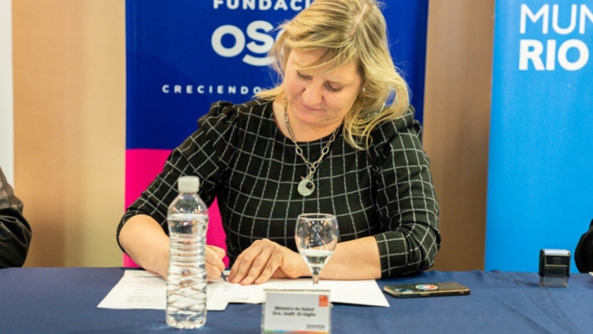 Gobierno y Fundación OSDE firmaron un convenio para formar asistentes para el cuidado de personas adultas