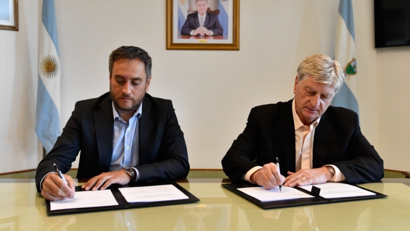 Cabandié y Ziliotto firmaron convenios para fortalecer el manejo del fuego en La Pampa por $149 millones