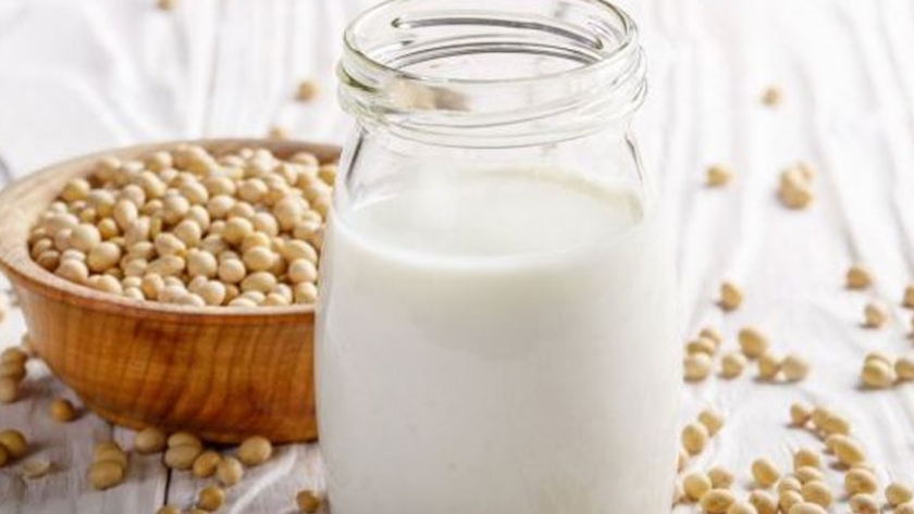 Con 1 kilo de soya se producen hasta 71 litros de leche, en bebidas vegetales, apenas se alcanzan los 6 litros