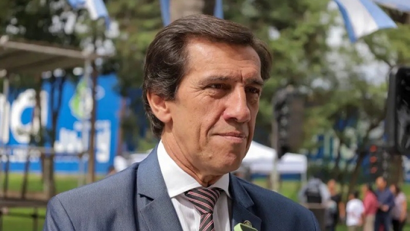 El Gobierno ofrecerá un nuevo aumento salarial del 10% y adelantará a junio el pago del aguinaldo