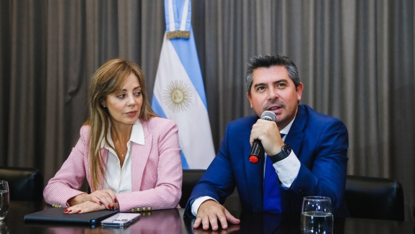 El gobernador Marcelo Orrego recibió a la secretaria de Minería de la Nación, Flavia Royón