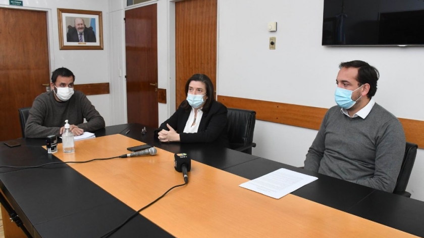 Firman convenio para mantenimiento de caminos vecinales en Santa Rosa