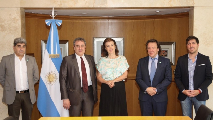 Diana Mondino recibió a las autoridades del Centro Islámico de la República Argentina