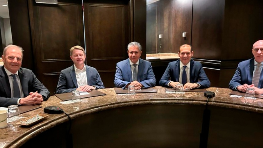 Gutiérrez y Figueroa se reunieron con autoridades de la petrolera ExxonMobil en Washington