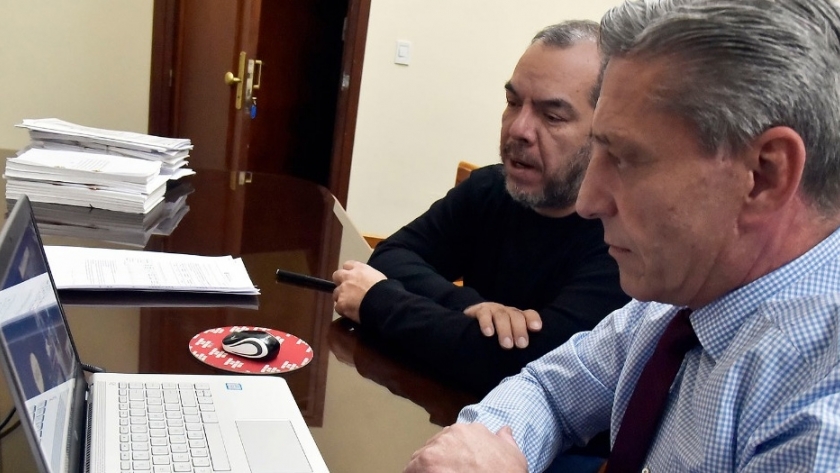 Arcioni mantuvo una videoconferencia con Mario Meoni y confirmaron la reactivación de las obras del aeropuerto de Esquel