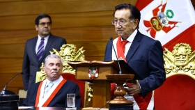 José María Balcázar asume la presidencia de Perú tras la censura de José Jerí en el Congreso