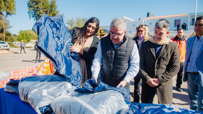 Las fuerzas de seguridad recibieron nueva indumentaria y equipamiento