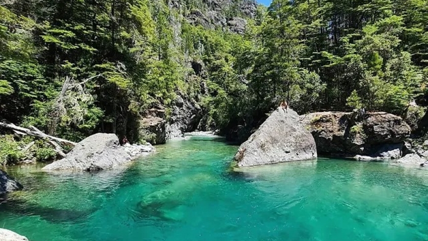 El refugio de montaña que queda en un paraíso natural patagónico y es ideal si te gusta la aventura