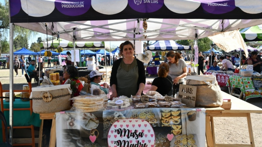 La Feria de Productores volvió a brillar en el Parque de las Naciones