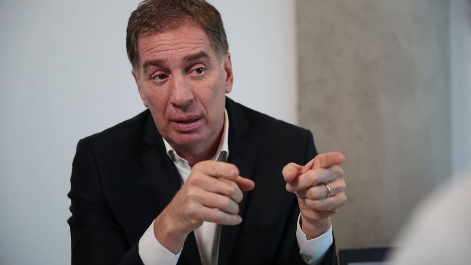 Santilli buscó apoyo en Mendoza para el presupuesto y las reformas y recibió pedidos por obras clave