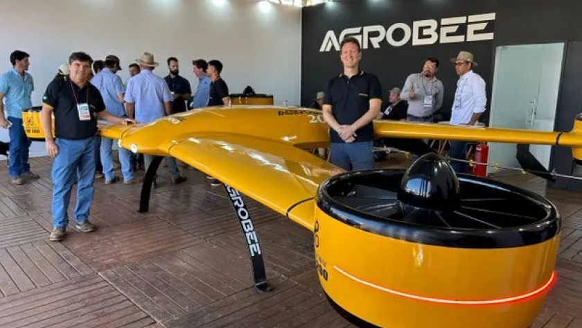 El superdron que puede pulverizar casi 400 hectáreas por día y carga hasta 200 litros de fitosanitarios