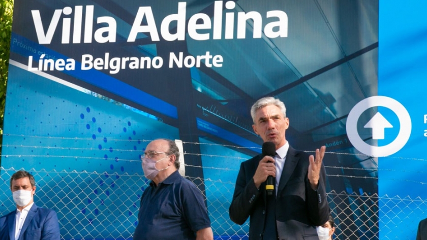 Meoni en la inauguración de la estación Villa Adelina: 