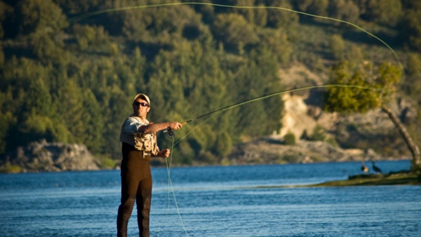 Neuquén autoriza la pesca deportiva con requisitos