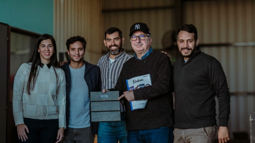 La economía circular se fortalece en Misiones con la fábrica de muebles de madera plástica reciclada Terekuá