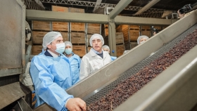 Orrego destacó nuevas inversiones en una exportadora de pasas