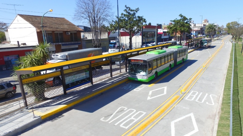 El Metrobús Alberdi-Directorio beneficia a más de 65 mil pasajeros