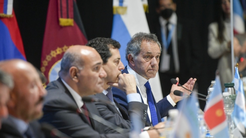 Scioli convocó a los gobernadores a “trabajar integrados para enfrentar los nuevos desafíos de nuestra economía”