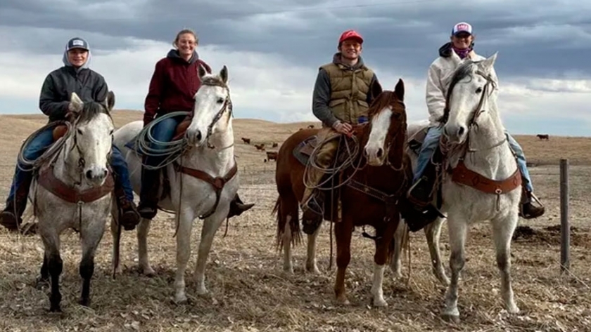 Nebraska: la experiencia de estudiar por Zoom y trabajar en el rancho familiar