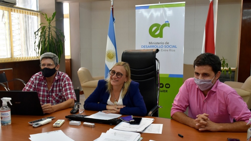 Desarrollo Social y el INTA impulsan acciones conjuntas para la agricultura familiar y la Economía Social