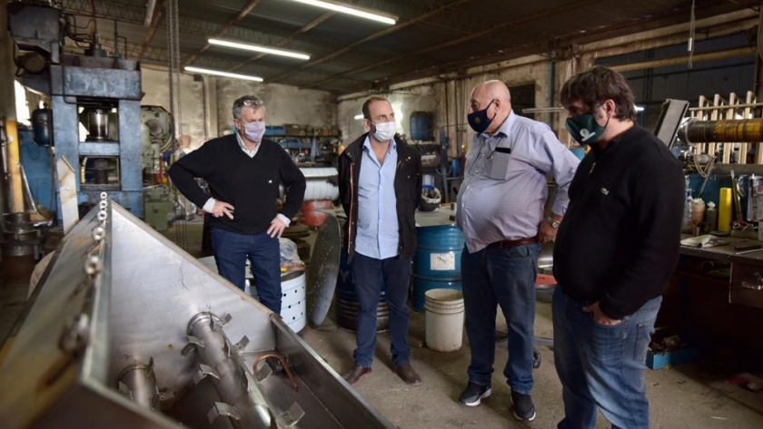 En Santa Fe, acompañamos el desarrollo de la producción de insumos y equipamientos para la industria láctea