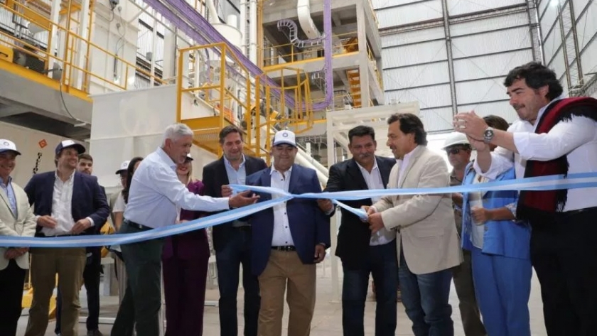 Sáenz participó de la inauguración de la planta de alimento avícola de La Florinda, ahora Grupo LF