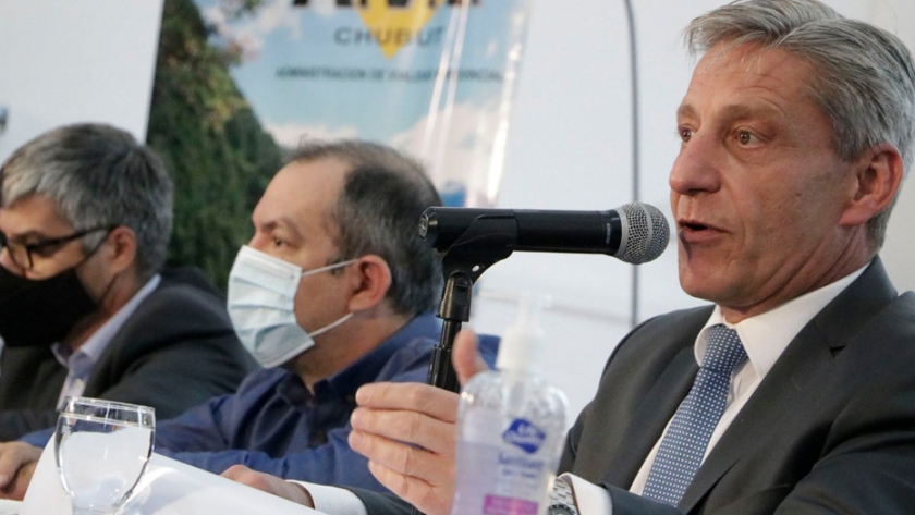 Arcioni encabezó la licitación para la finalización del puente de Caleta Córdova