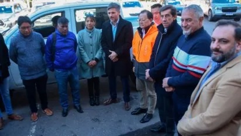 Exar y Cookins donaron una camioneta moderna al Hospital de Susques